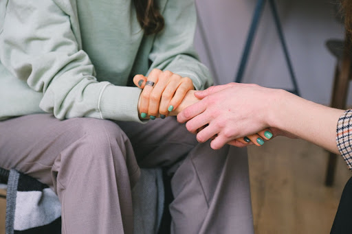 what does a crisis intervention specialist do